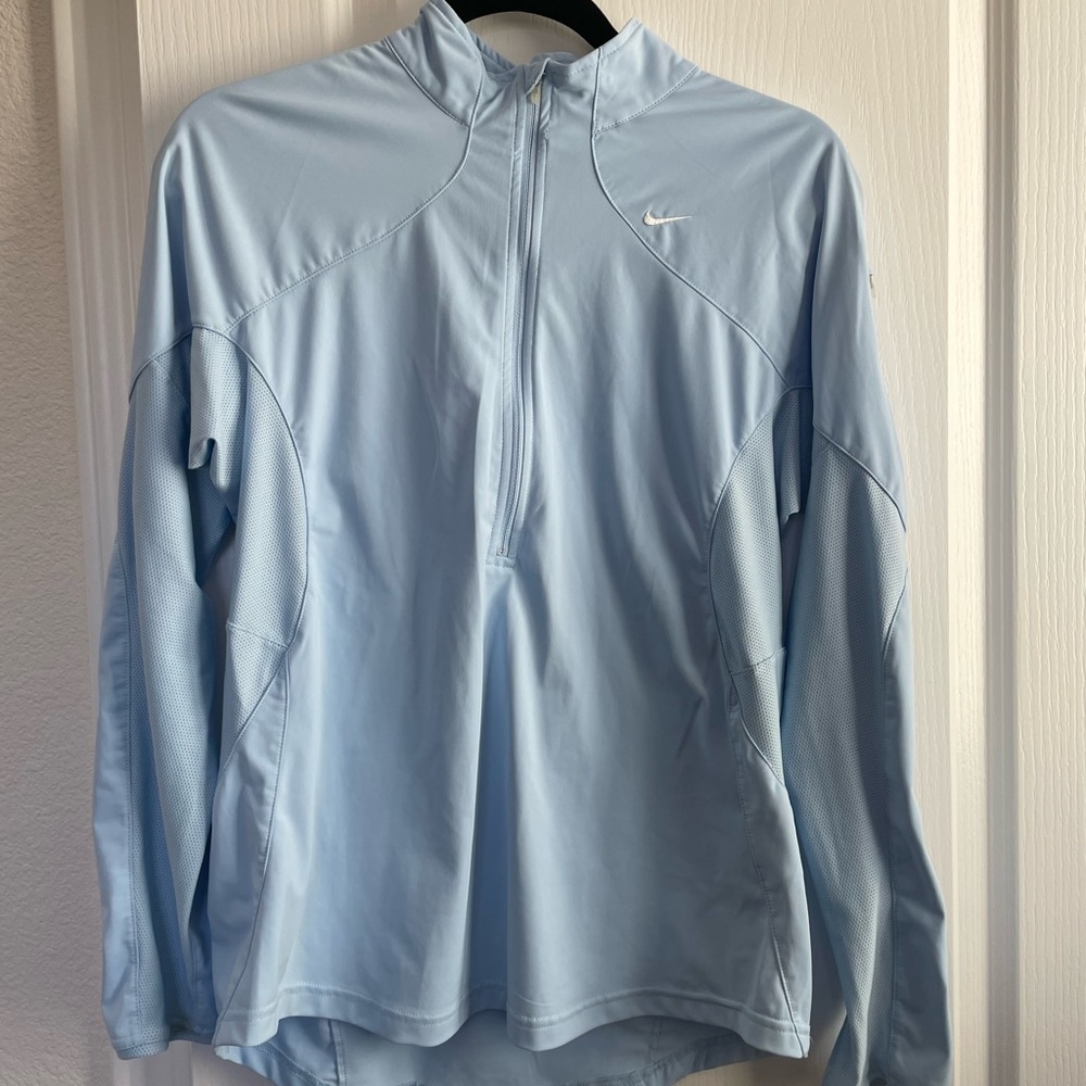 Nike top